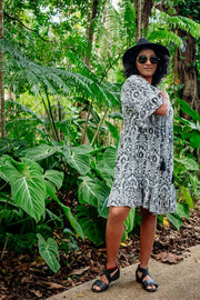 Cosmopolitan Short Dress – Grey Damask