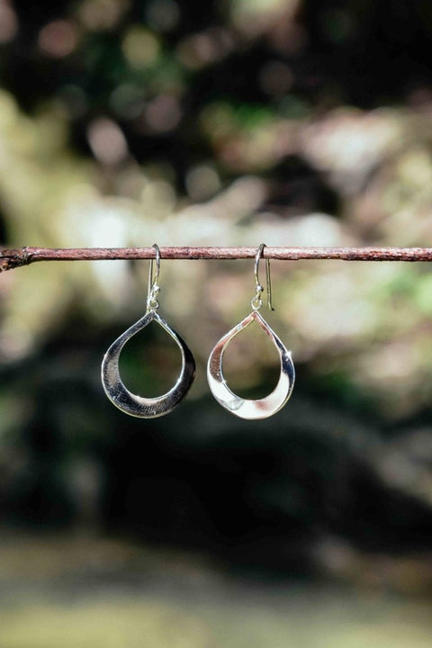 Modern Dewdrop - Silver Earrings - zaphire_kuranda